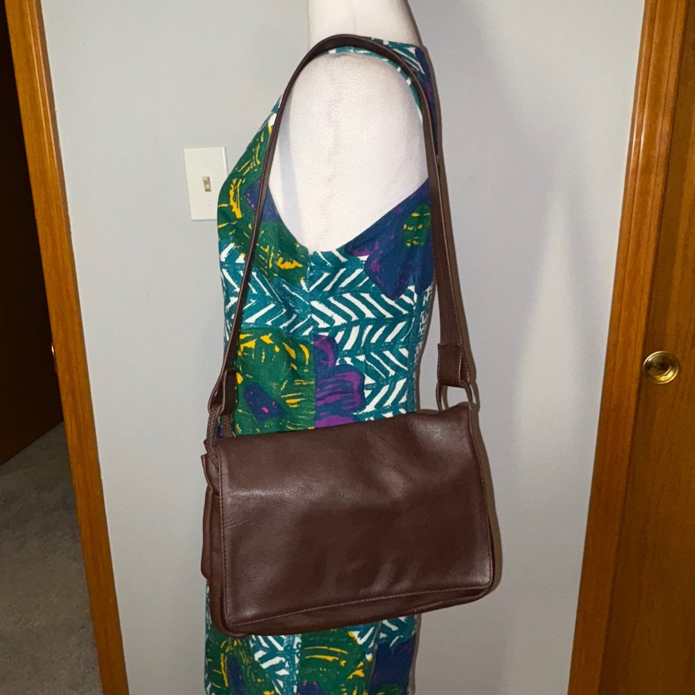 Frank Clegg Brown Leather Shoulder Bag Magnetic Closure Flap vintage‎ Purse
